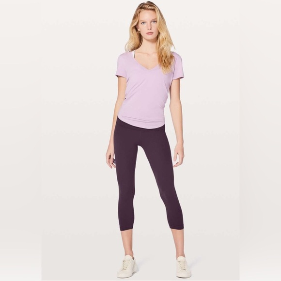 EUC Lululemon Align Crop *21"
Black Currant 4 - Picture 3 of 6
